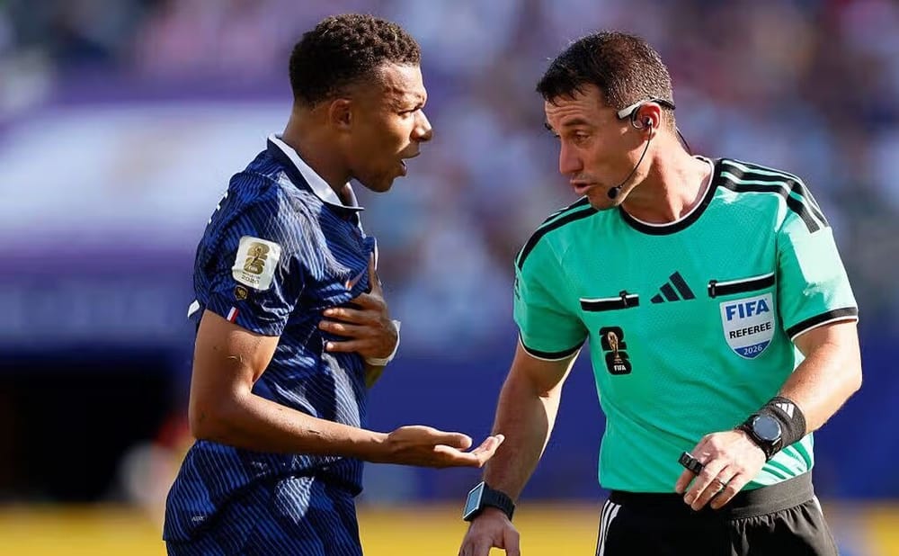 Pese a polémica FIFA designa árbitros sólo de Argentina para Francia vs Marruecos imagen del post