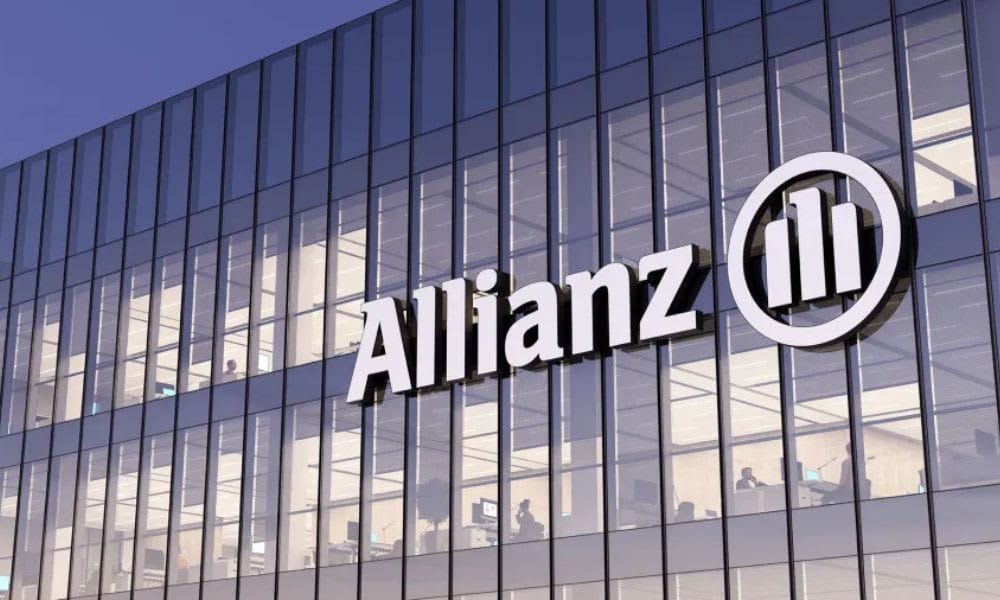 Allianz Partners recortará hasta 1,800 empleos en Europa tras sustituir puestos de atención telefónica por IA imagen del post