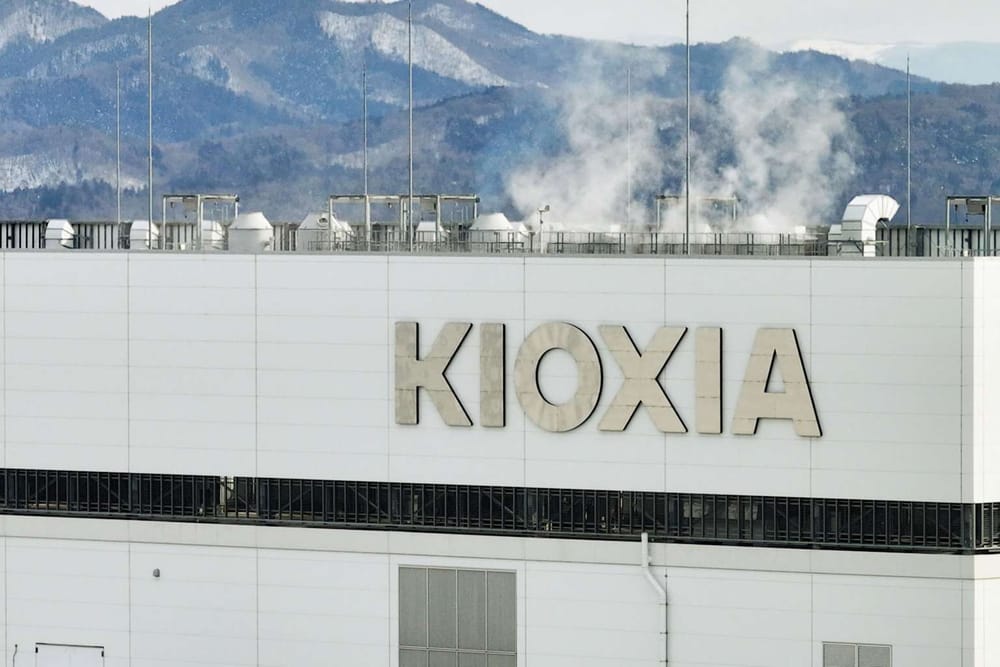 Bain Capital concreta su salida de Kioxia tras un histórico rally del 4,000% en bolsa imagen del post