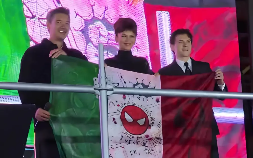 Spider-Man en CDMX: Tom Holland y Zendaya desatan euforia y la bandera abre debate legal imagen del post