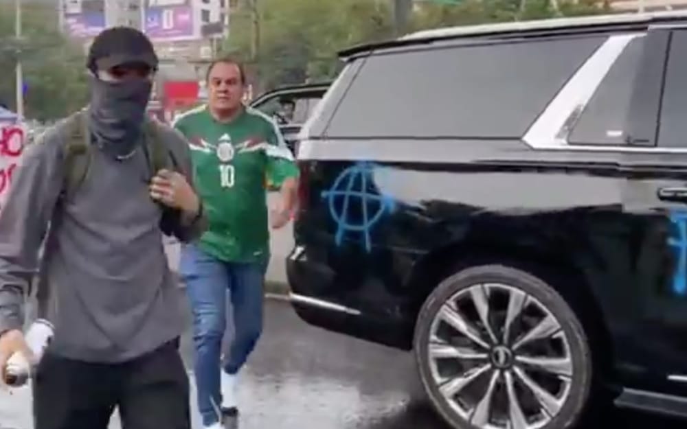 Vandalizan camioneta de Cuauhtémoc Blanco en protesta antimundialista antes del México-Inglaterra imagen del post