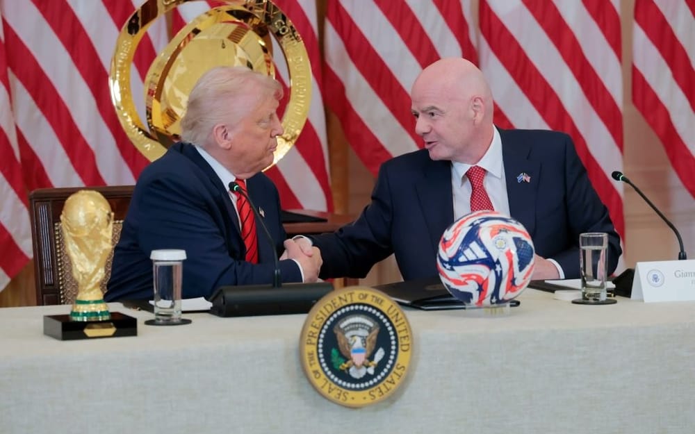 Infantino será denunciado por presidenta del COI acusado de no tener "Neutralidad Política" imagen del post