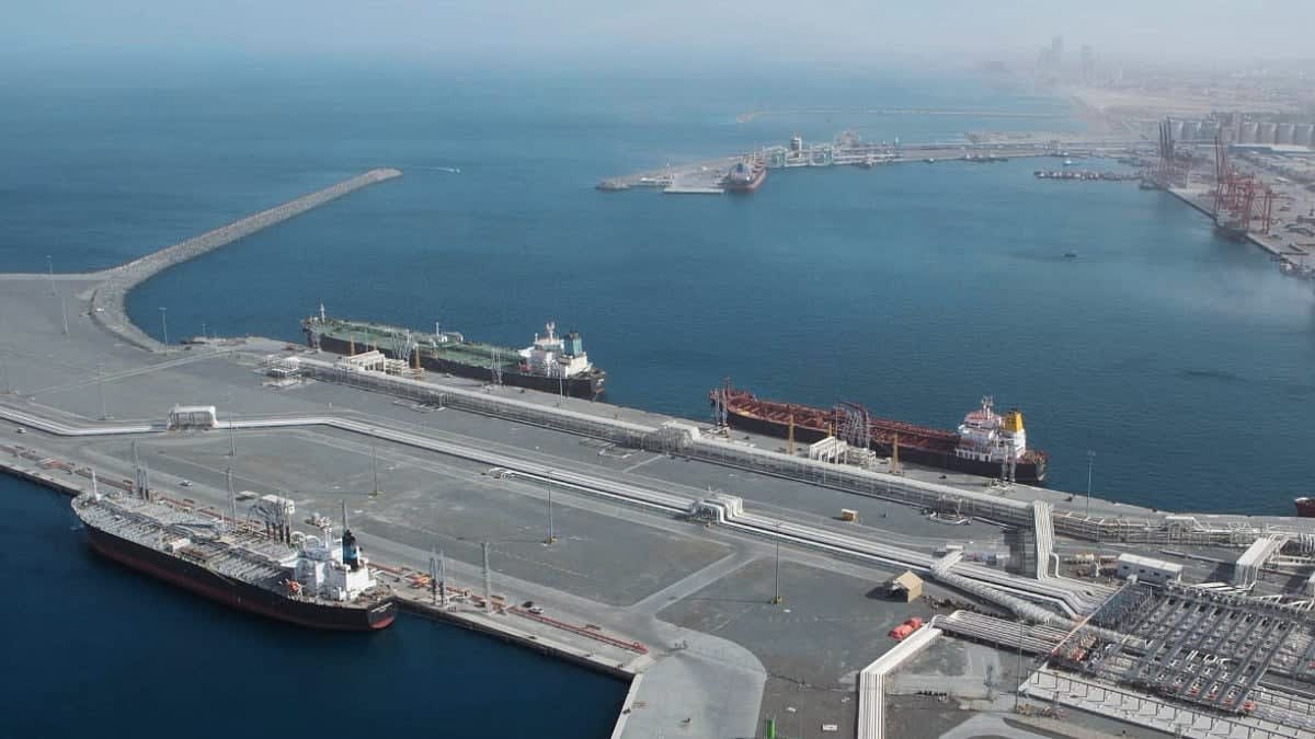 El conflicto con Irán estrangula el golfo Pérsico: las ventas de combustible naviero en Fujairah se hunden a la mitad imagen del post