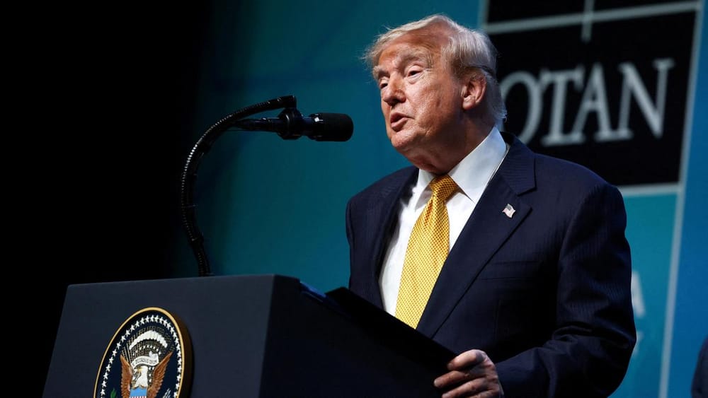 El dólar cae tras la sorpresiva decisión de Trump de reanudar negociaciones con Irán imagen del post