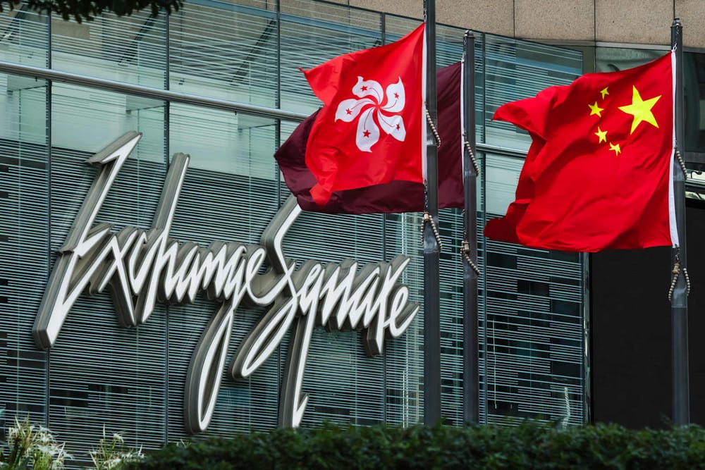 Estados Unidos devuelve a Hong Kong su estatus comercial especial tras expirar la orden de restricción de 2020 imagen del post