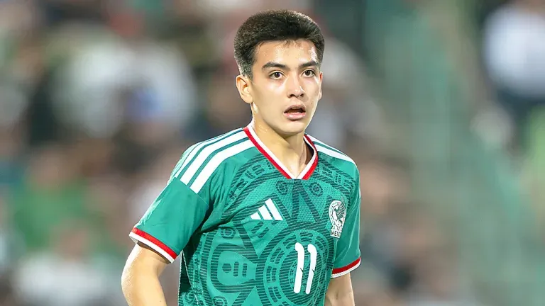 Gilberto Mora aparece entre las 10 promesas de FIFA para el Mundial 2030 imagen del post