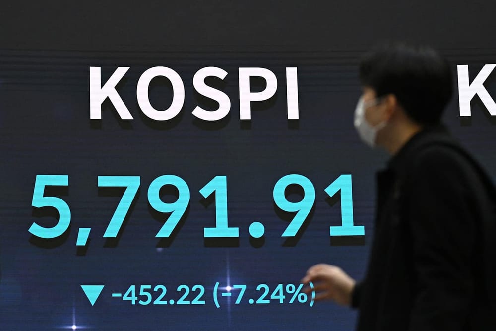 Lunes negro en Seúl: El índice KOSPI se desploma casi un 9% por la crisis de Ormuz y el colapso de los chips imagen del post