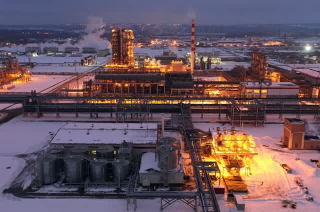 Paradoja energética: el combustible se dispara a nivel global pese a la caída en el precio del crudo imagen del post