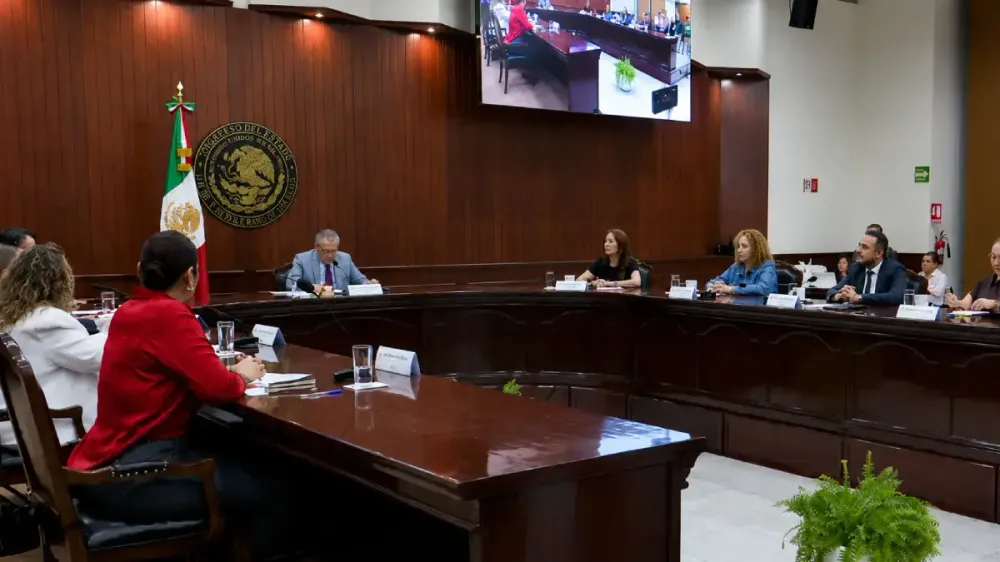Congreso de Sinaloa aprueba licencia indefinida de Rubén Rocha como Gobernador imagen del post