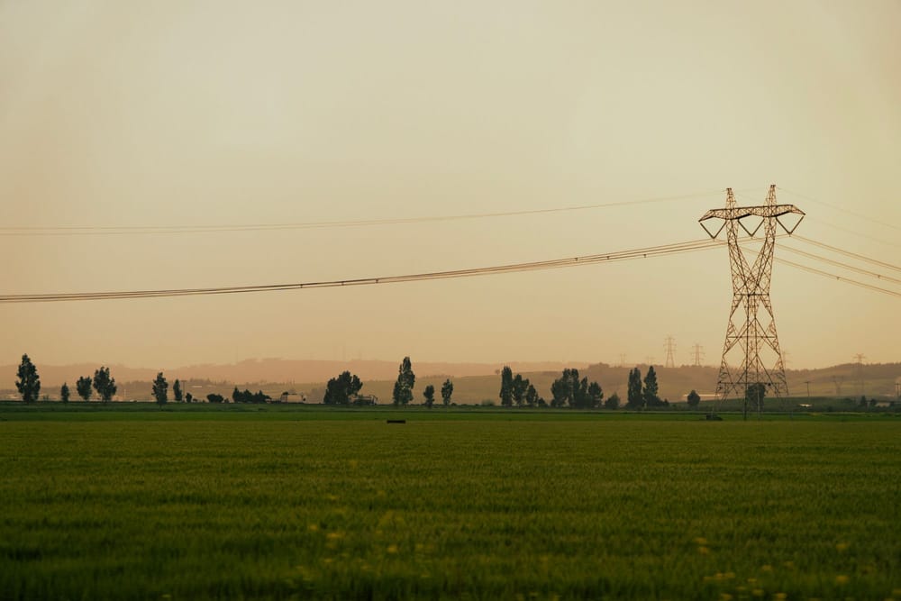Unos 120 mdd y dos plantas vacías: la cláusula de luz que sacó a Tether de Uruguay imagen del post