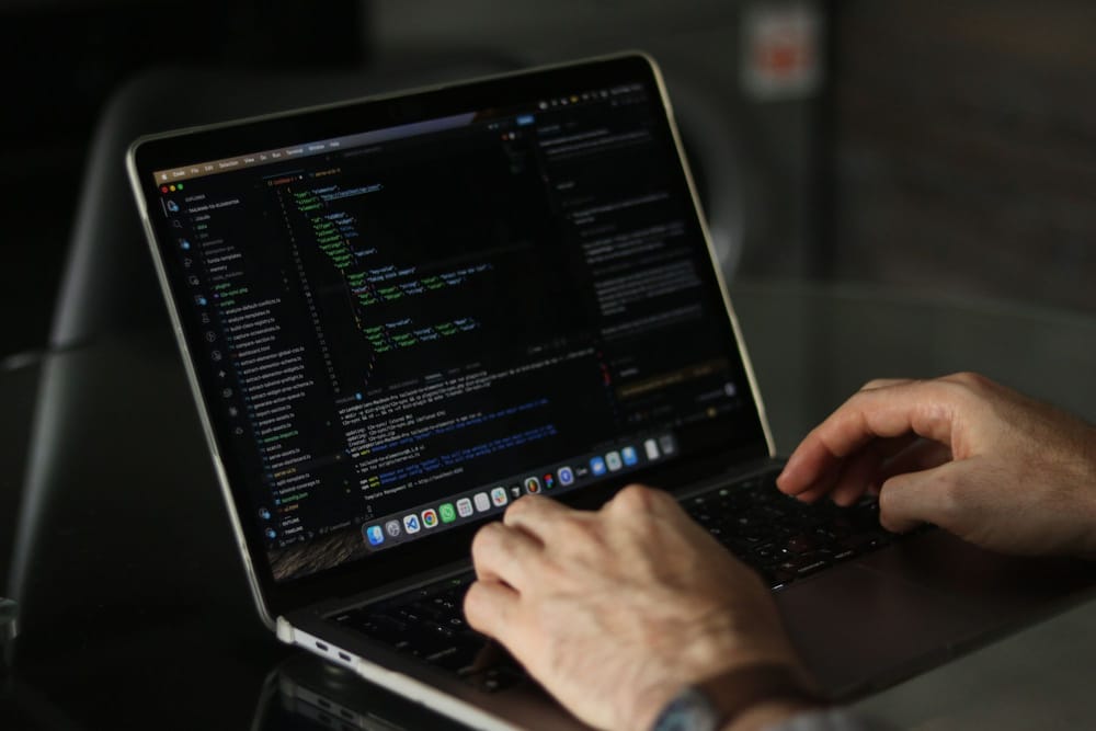 ChatGPT ya tiene app de escritorio en Linux, pero no puede controlar tus otras apps imagen del post
