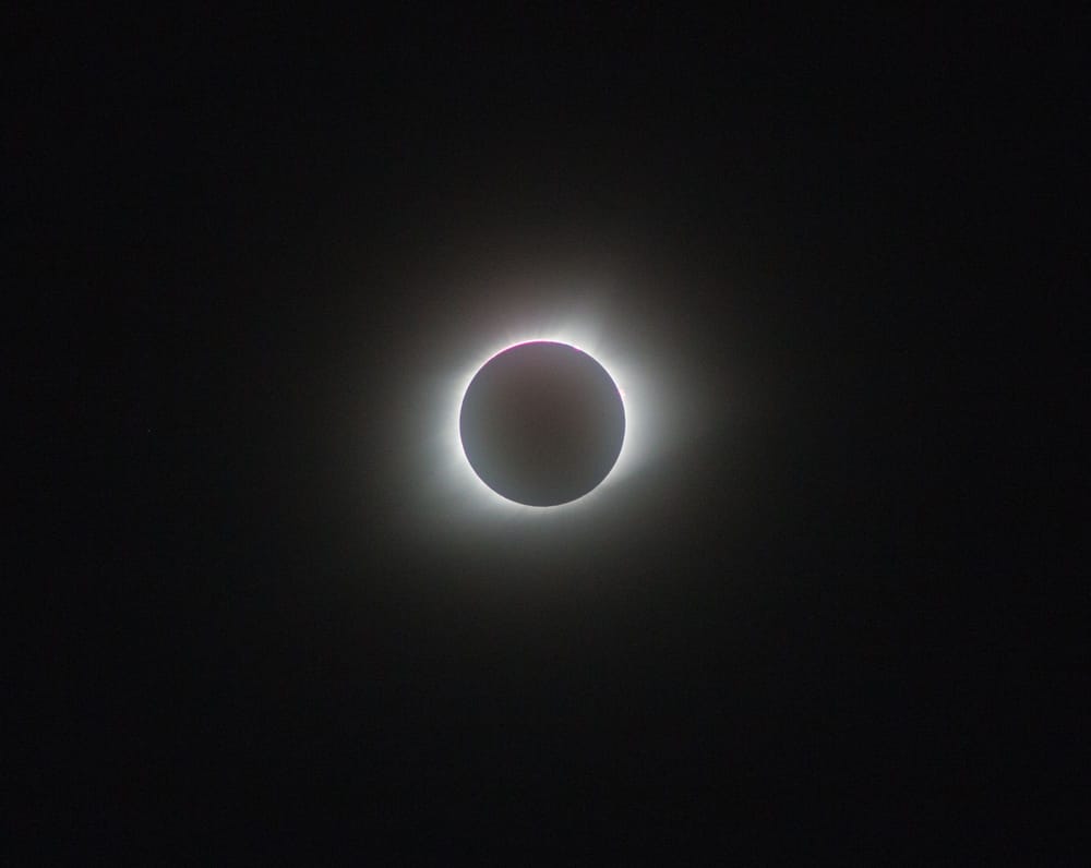 Nadie flotó: la NASA desmintió otra vez los 7 segundos sin gravedad del día del eclipse imagen del post