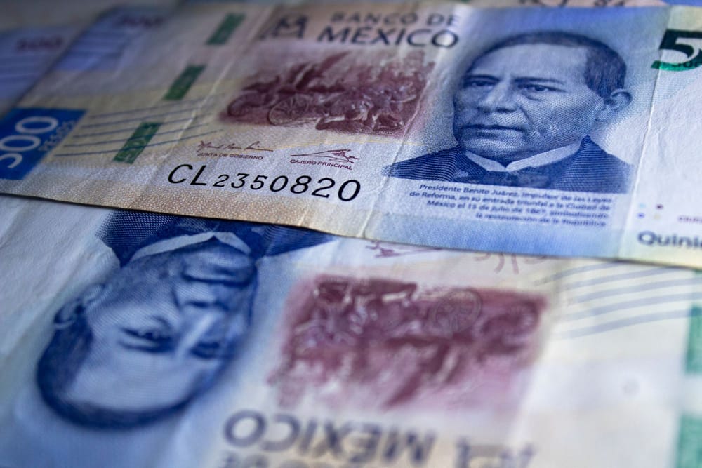 Peso toca 16.98 por dólar, pero el FIX de Banxico queda en 17.0218 imagen del post