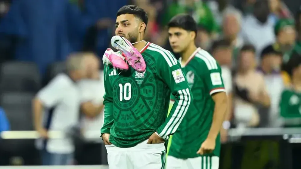Alexis Vega confiesa que podría retirarse de la Selección Mexicana imagen del post