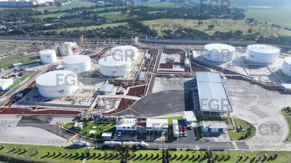 Decomisan una pipa y 59 millones de litros de huachicol en Guanajuato imagen del post