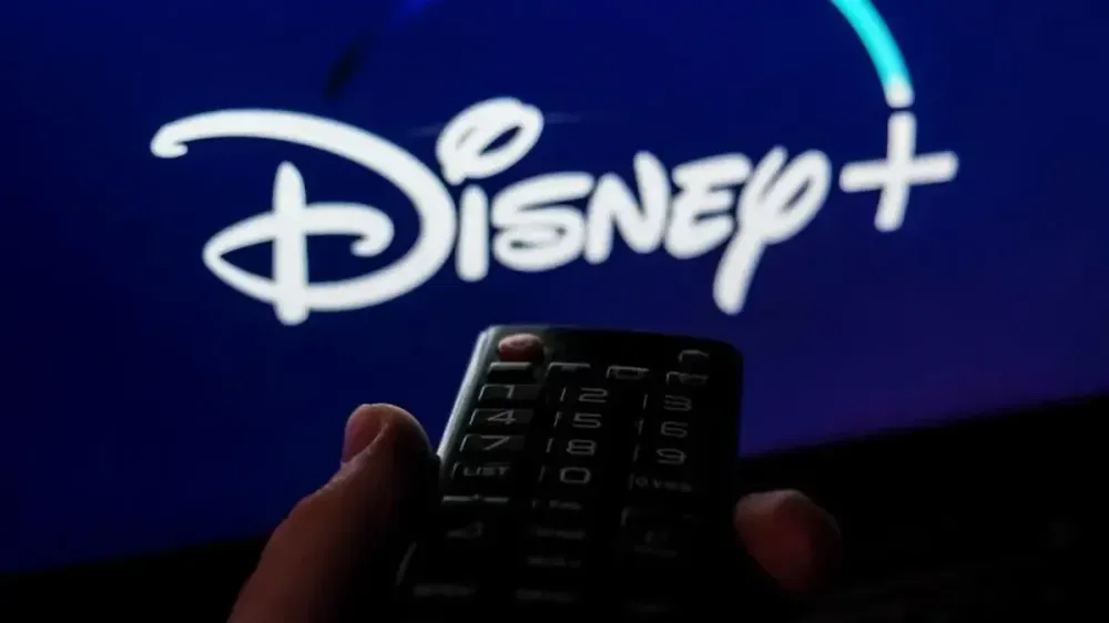 Disney+ y Hulu sin anuncios suben a 21.49 dólares y el paquete queda casi a mitad de precio imagen del post