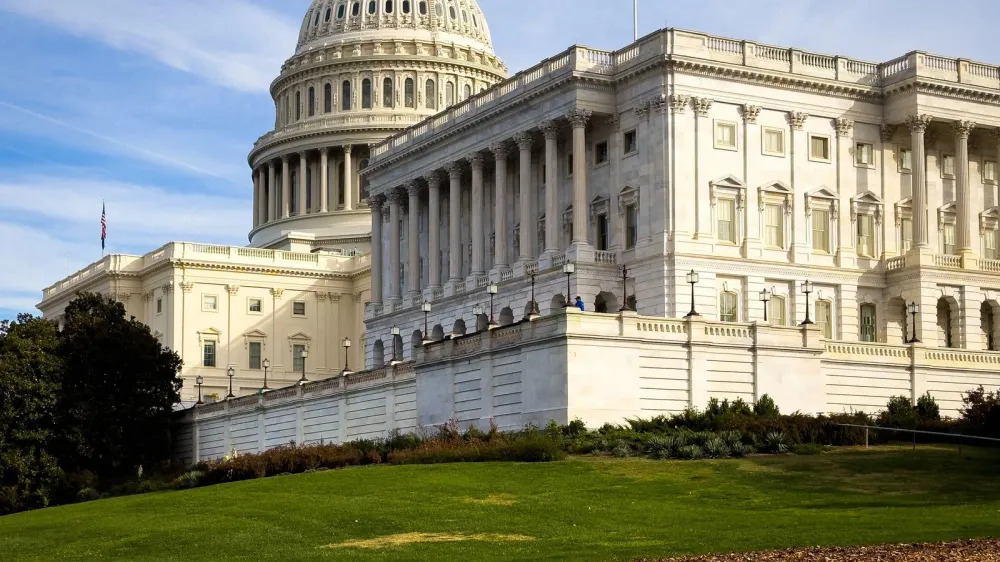 El Senado negocia el poder de frenar modelos de IA; el mismo texto frena a los estados imagen del post