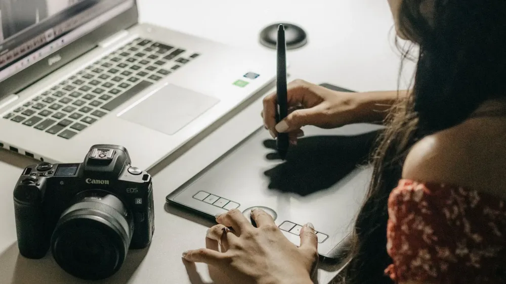 Google lanza Pics en Workspace contra Canva, su socio dentro de Gemini imagen del post