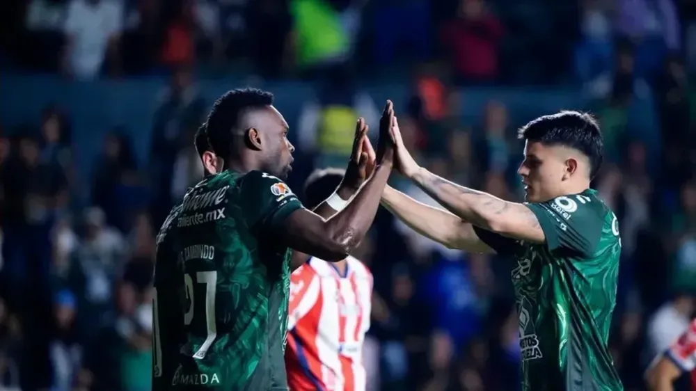 León derrota 2-0 a San Luis y sube a puestos de Liguilla imagen del post