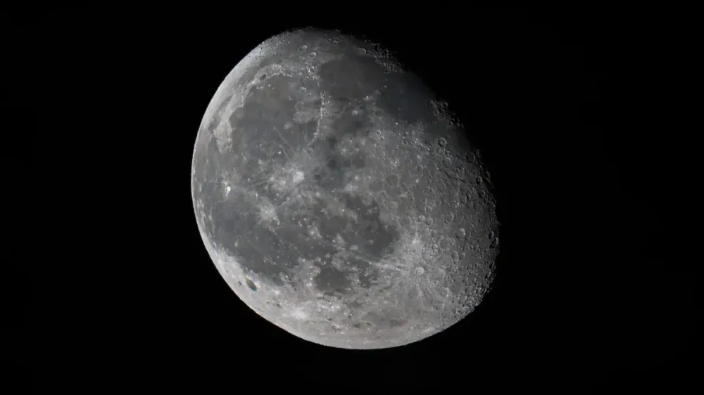 NASA e IBM liberan una IA para estimar dónde podría haber hielo en la Luna imagen del post