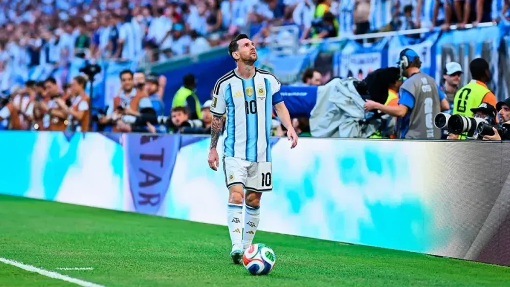 Planean un último partido de Messi con Argentina en la Fecha FIFA: Lo merece, pero ¿aceptará? imagen del post