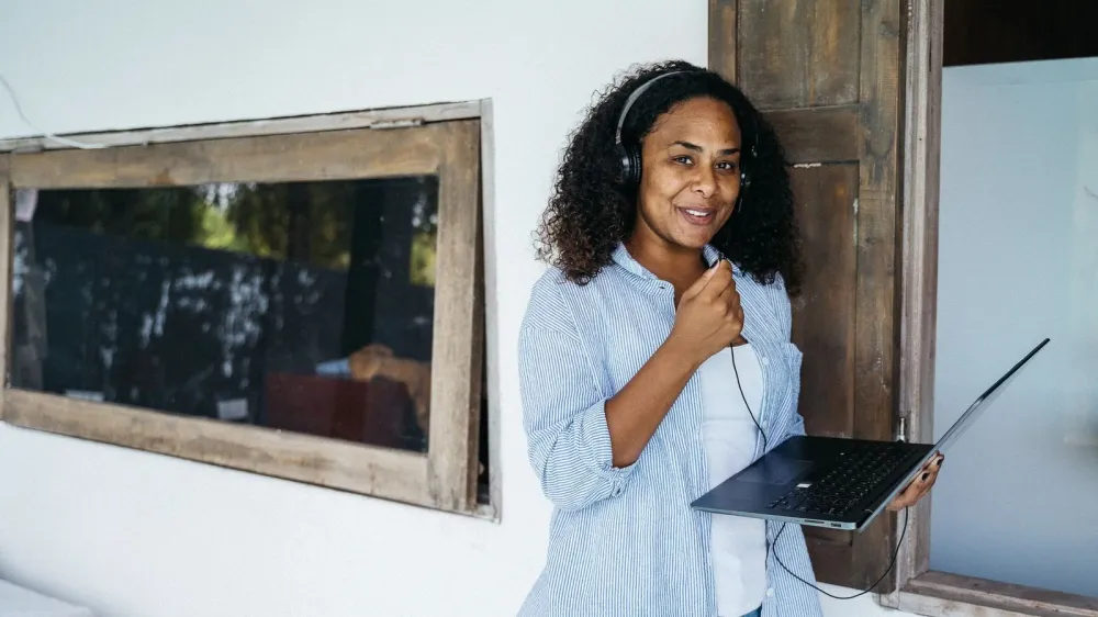 Salesforce negocia 2,000 mdd por Listen Labs: en agosto la startup buscaba valer 1,500 imagen del post