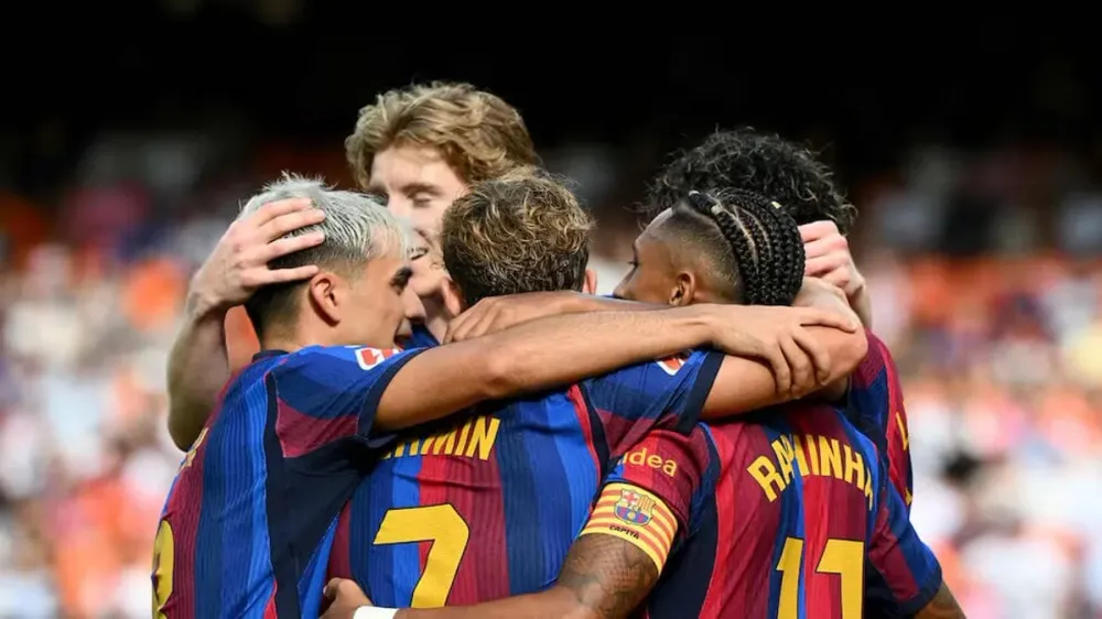 Valencia es aplastado 0-5 por el Barcelona que lleva paso perfecto en La Liga imagen del post
