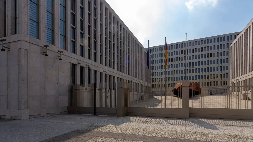 Alemania ordena prisión preventiva para el exjefe del BND por presunto espionaje imagen del post