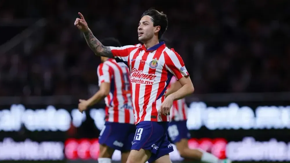 Chivas empata 1-1 con Tigres que jugó con un hombre menos todo el segundo tiempo imagen del post