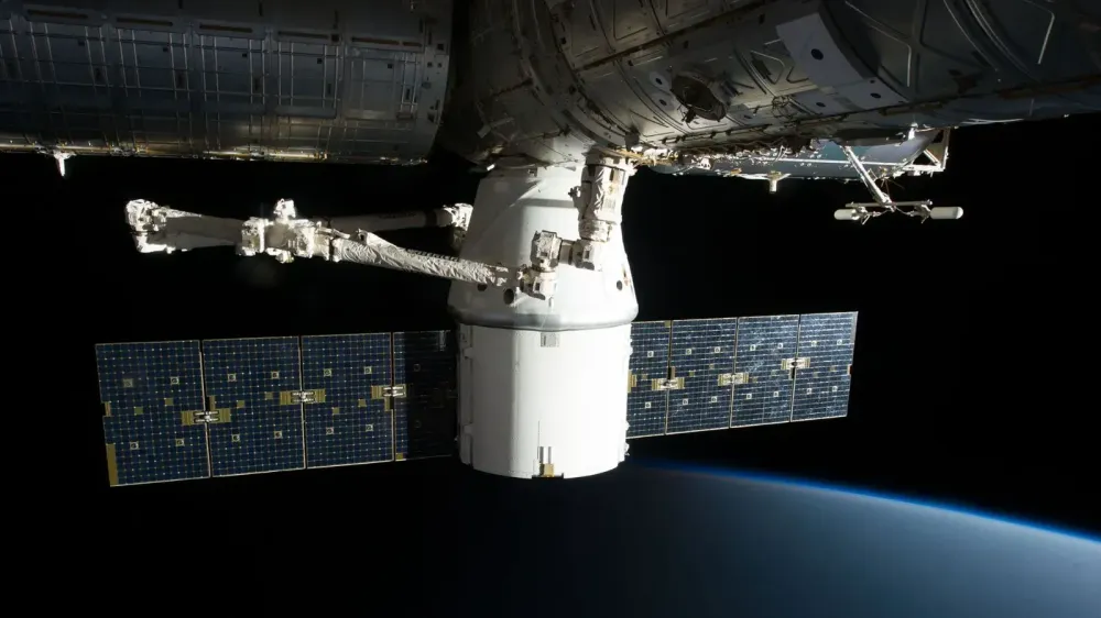 Crew-13 llega a la EEI en 7 horas y 55 minutos e inicia el relevo de Crew-12 imagen del post