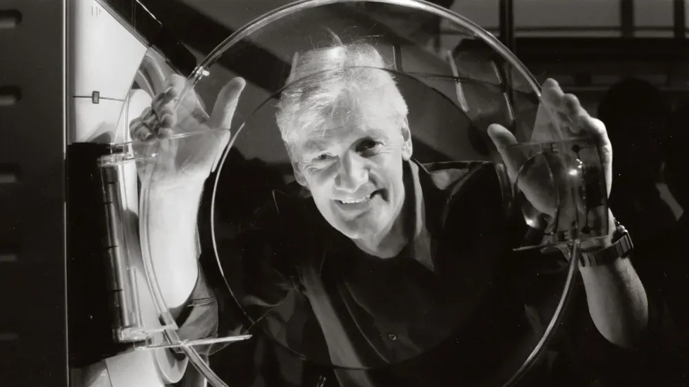 El cepillo con cámara de Dyson cuesta 499 dólares y midió su mejor cifra solo cepillando imagen del post