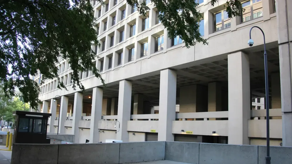 El FBI investiga cartas sospechosas enviadas a oficinas electorales y senadores imagen del post