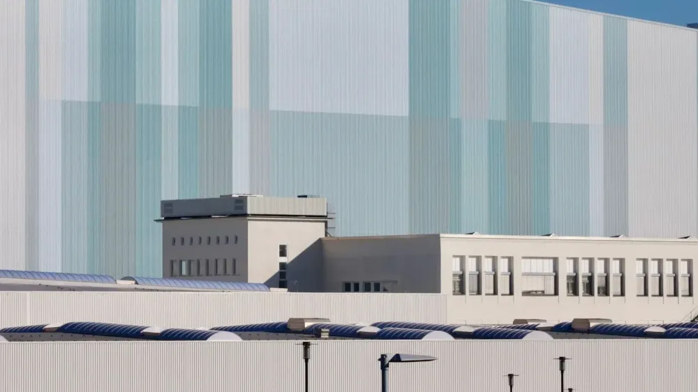 Muere un segundo trabajador por la explosión en la planta de Intel en Israel imagen del post