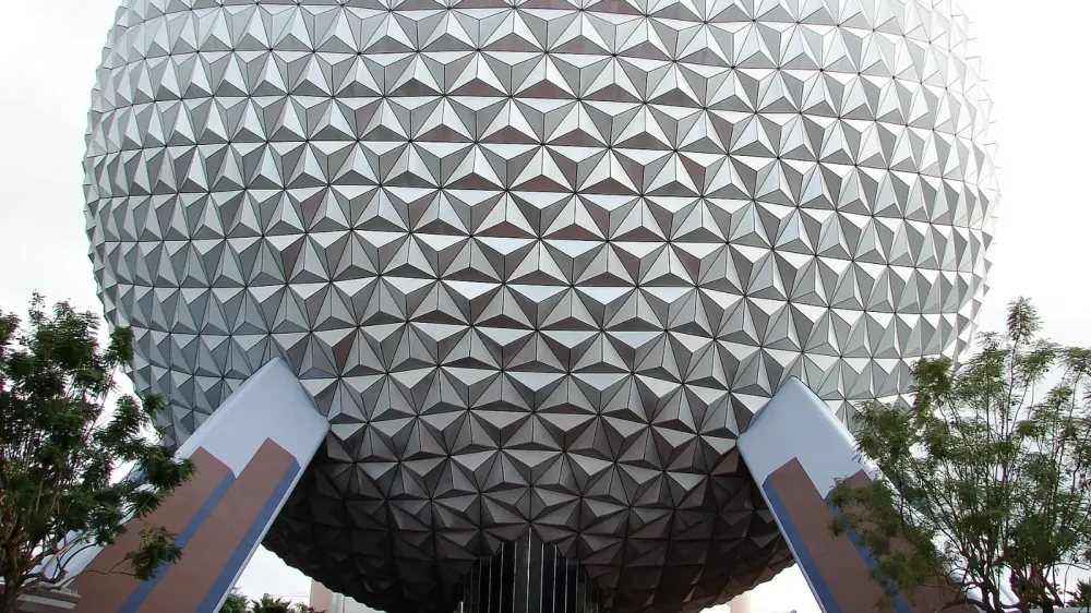 Spaceship Earth suma a Catherine Laga’aia y Deacon Phillippe para su piloto imagen del post