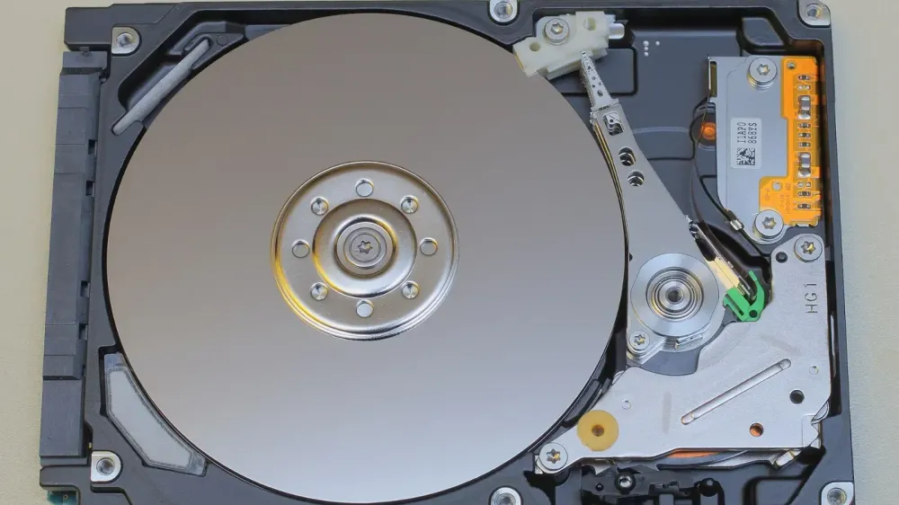 Toshiba amplía su producción de discos duros para centros de datos con IA imagen del post