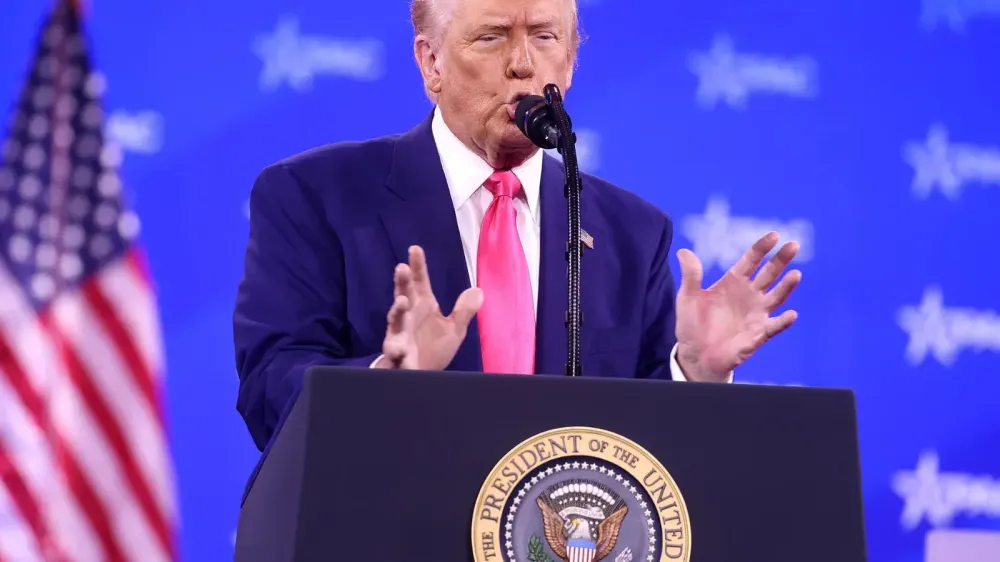 Trump recibe críticas por mencionar posibles ataques de Irán a Los Ángeles y San Diego imagen del post