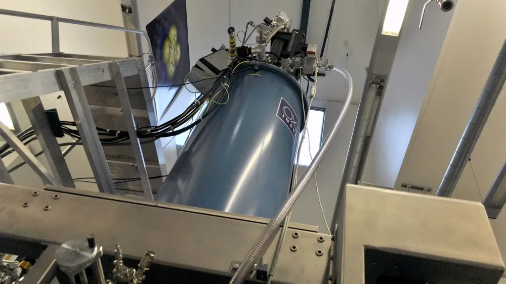 Una punta de microscopio revela indicios de altermagnetismo en 2D imagen del post