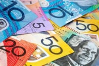El dólar australiano y el neozelandés caen mientras el desplome de los bonos globales eleva los rendimientos de EE. UU. a máximos de varios años.