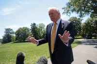 El dólar retrocede mientras Trump detiene el ataque planeado contra Irán