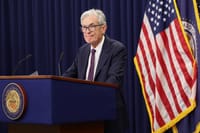 El dólar se fortalece mientras la venta masiva de bonos y el repunte del petróleo impulsan el comercio de aversión al riesgo
