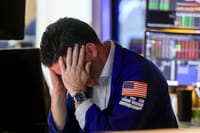 El dólar se fortalece mientras el alza del petróleo por encima de los 106 dólares aviva los temores de inflación