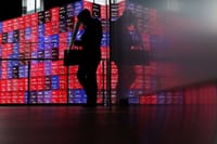 Los mercados asiáticos caen mientras la advertencia de Trump a Irán eleva los precios del petróleo