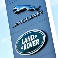 Hackers rusos atacaron Jaguar Land Rover en 2025: el ciberataque que costó $2,500 mdd y paralizó al Reino Unido imagen del post