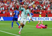 Portugal remonta y vence 2-1 a Croacia con polémico final con gol anulado imagen del post