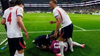 Sin jugar un minuto, Jordan Henderson se lesiona festejando ante México y queda fuera del Mundial imagen del post