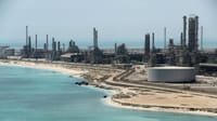 Arabia Saudita evalúa expandir su oleoducto del Mar Rojo en hasta 2 millones de barriles diarios
