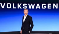 CEO de Volkswagen advierte sobre 50.000 recortes de empleo adicionales en todo el mundo