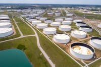 El recorte en la previsión del precio del petróleo de la EIA queda anulado por los nuevos ataques entre EE. UU. e Irán.