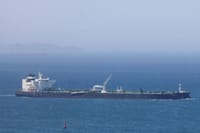 El flujo de petróleo en el Estrecho de Ormuz supera los 10 millones de barriles diarios