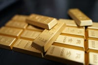 El oro se acerca a los 4.200 dólares tras los débiles datos de empleo en EE. UU.